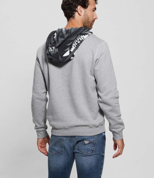 Contrasting color hood sweatshirt